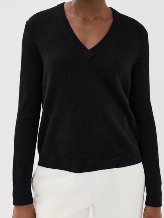 Jenni Kayne Sweaters - Jenni Kayne Flynn v neck black 100% cashmere sweater size XS